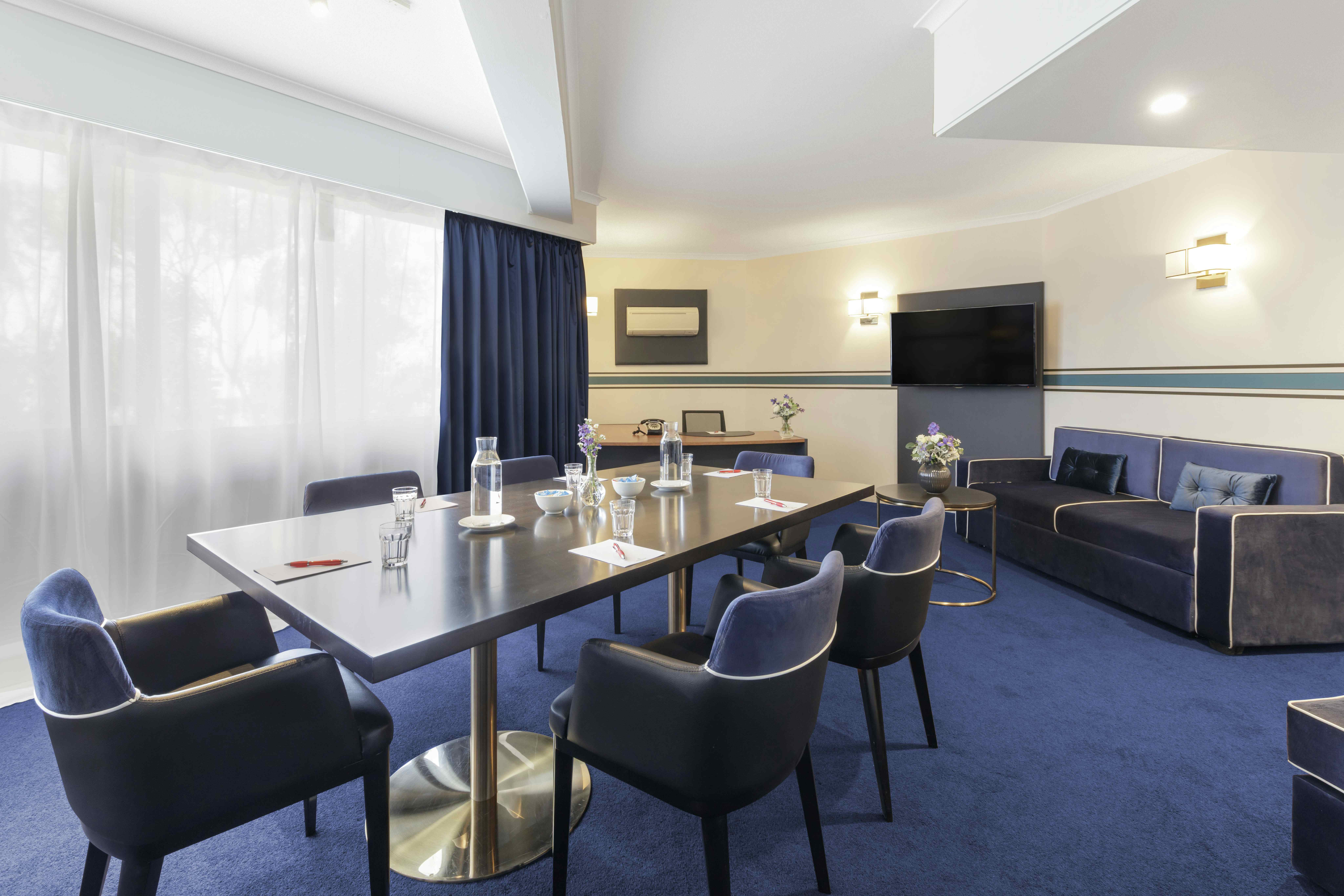Boardroom Suites, Ramada Diplomat Canberra